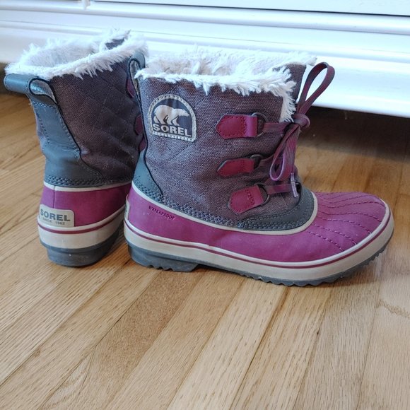 Size 7 Women's Sorel Boots - Picture 2 of 5